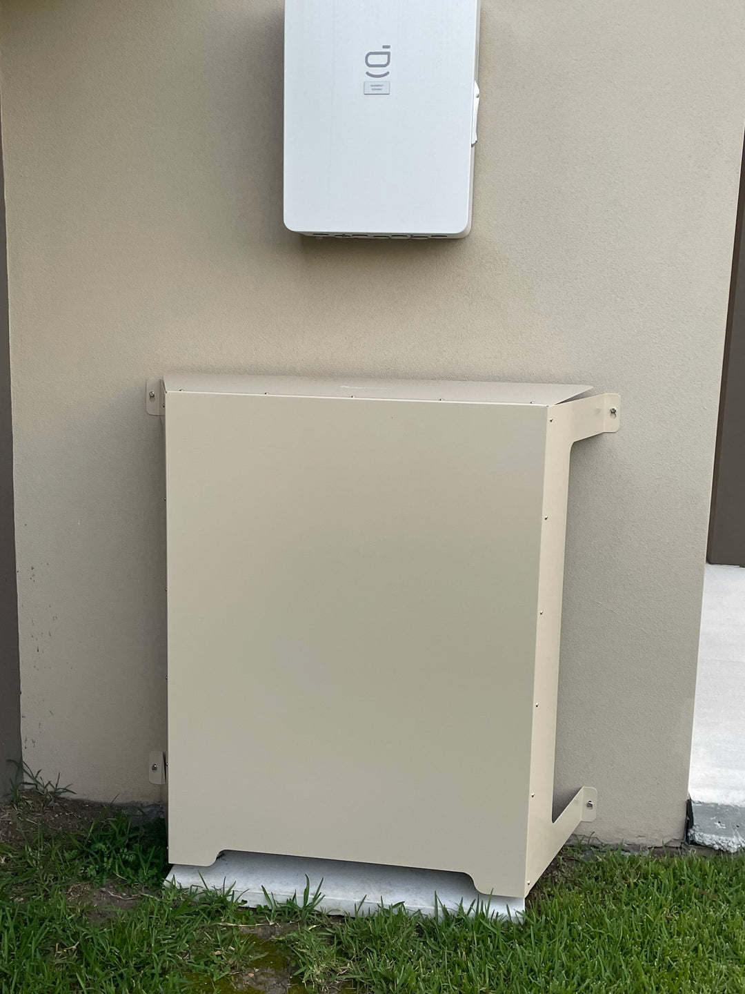 Large Solar Battery Cover in Paperbark installed - customer photo